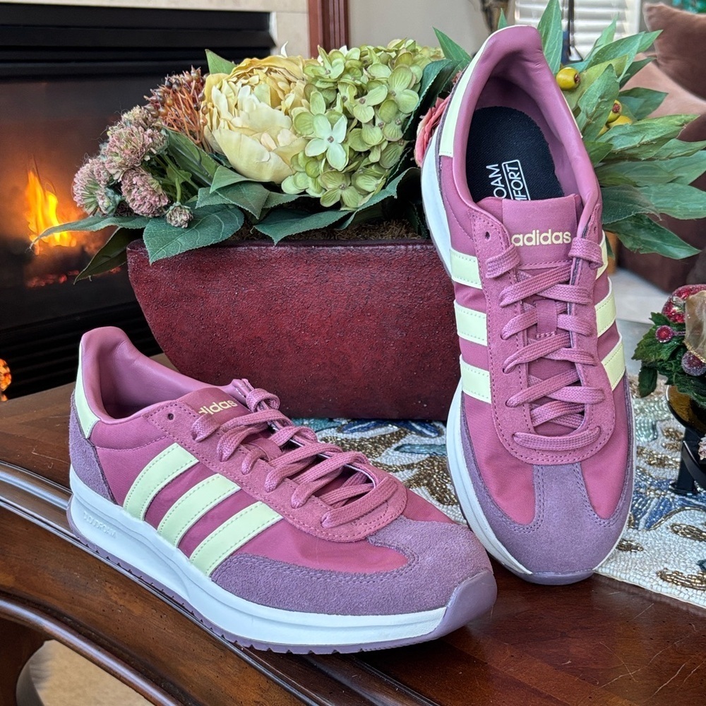 Brand New Adidas Run 70s 2.0 Lace Up Sneakers Retro Cloudfoam Cushioned Vintage